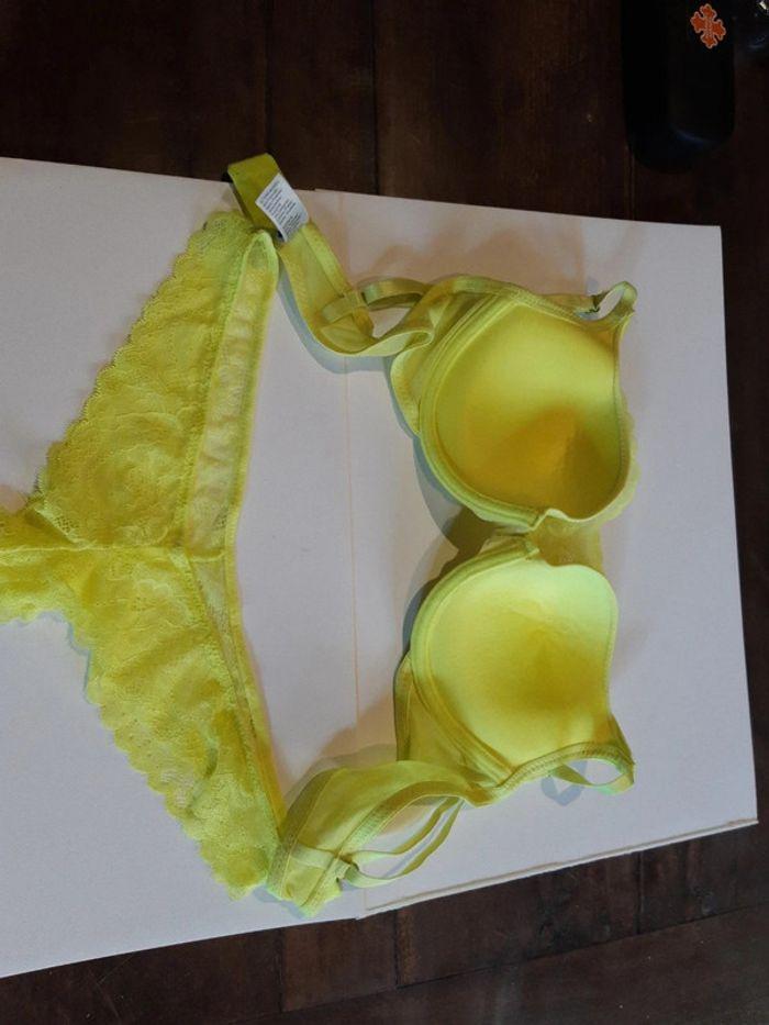 Soutien-gorge Jennyfer jaune fluo - photo numéro 17