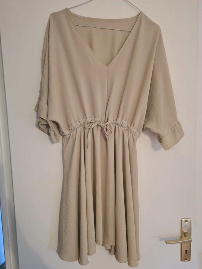 Robe beige - photo numéro 1