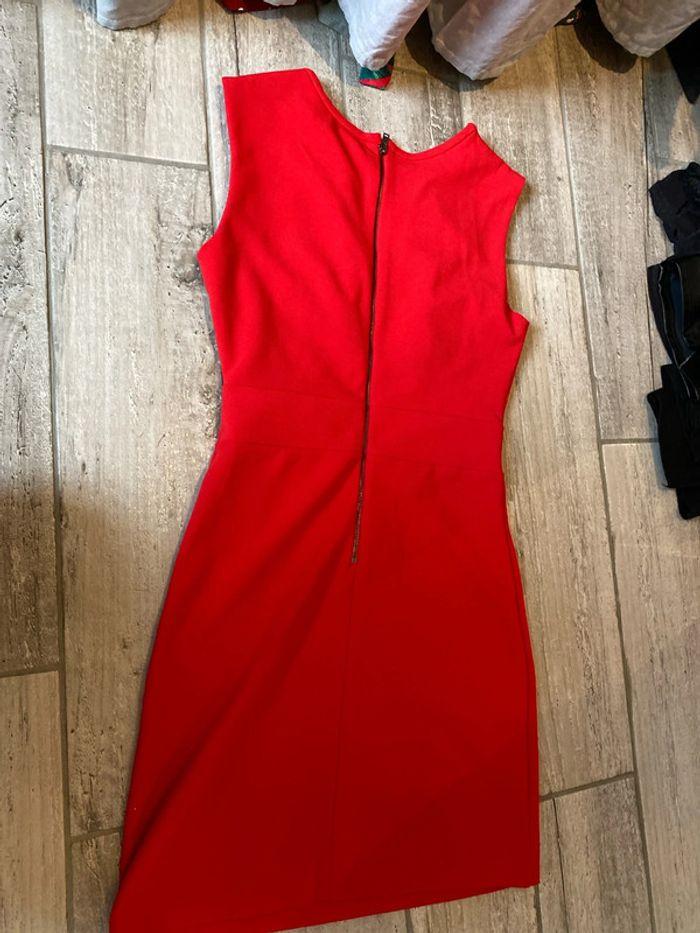 Magnifique robe rouge - photo numéro 3