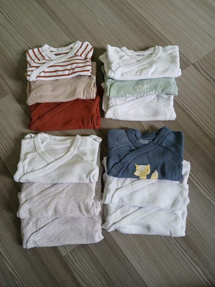 lot de 30 vêtements 1 mois - photo numéro 2