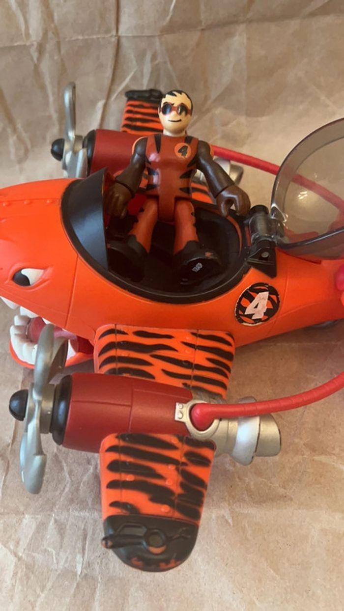 Fisher Price imaginext - jouet avion sky racer requin tigre avec le personnage 22cm x 18cm - photo numéro 9