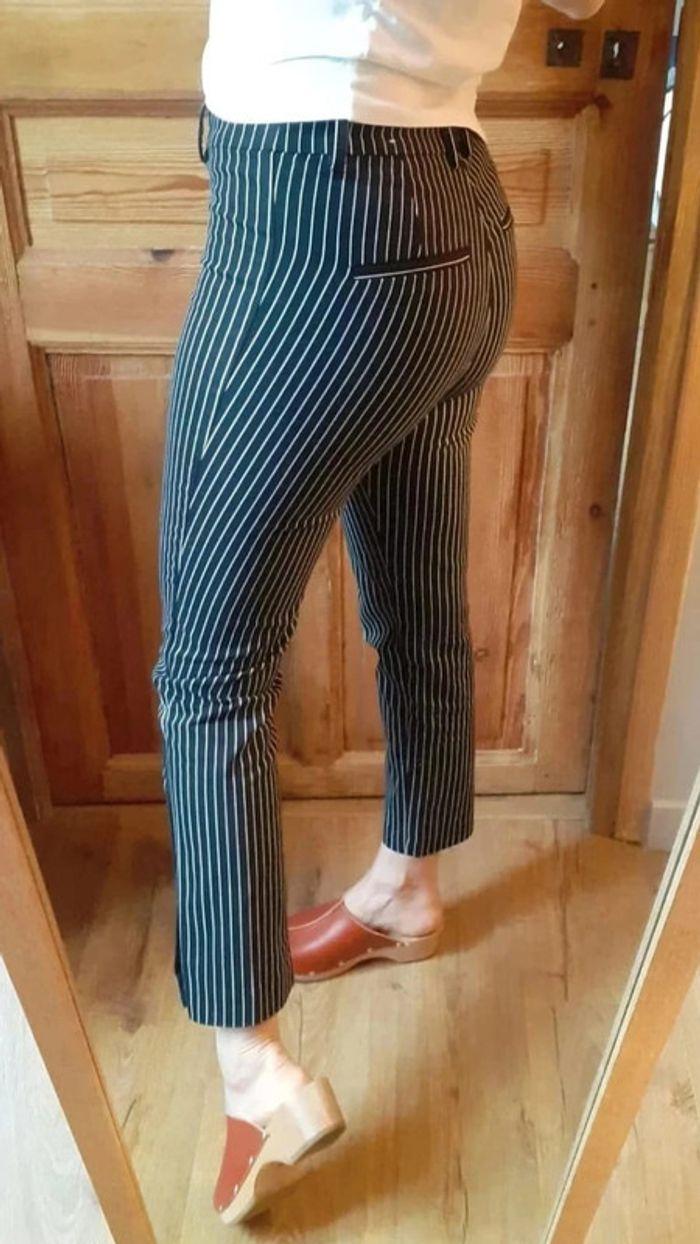 Pantalon droit rayé TBE - photo numéro 1