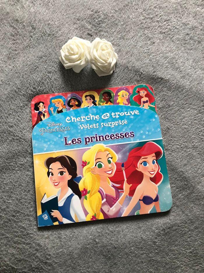 Cherche et trouve les princesses (avec volets surprises) - photo numéro 1