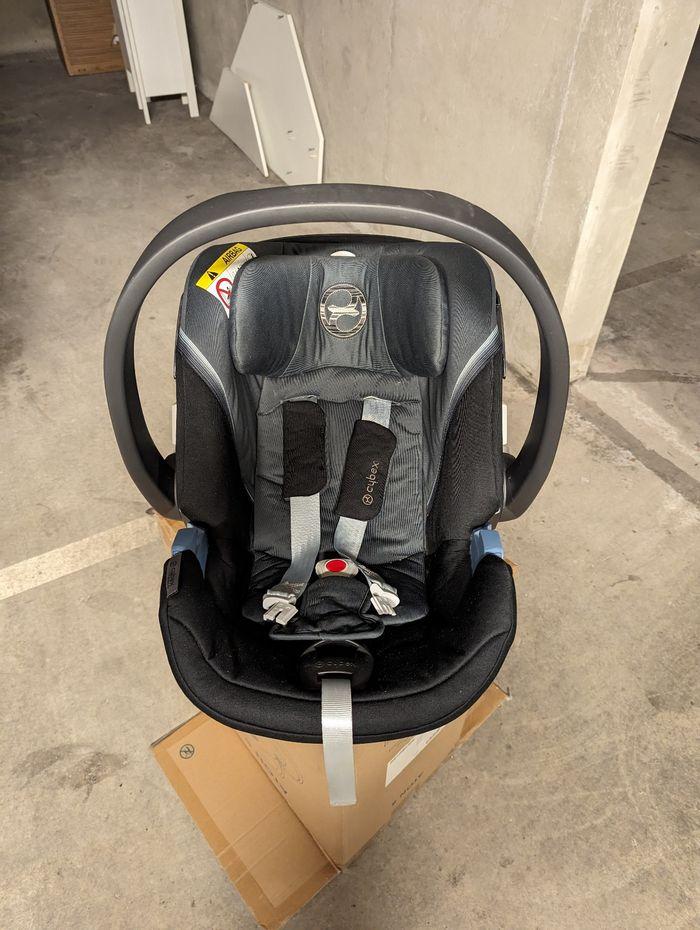 Cybex Aton 5 set complet (avec base isofix, adaptateurs poussette Gold et habillage de pluie) - photo numéro 1