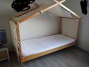 Lit cabane alouette avec sommier intégré, tissu décor, matelas