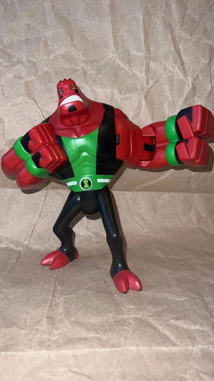 Bandai - Ben 10 ultimate 2012 - Grande figurine four arms 14cm x 12cm - photo numéro 15