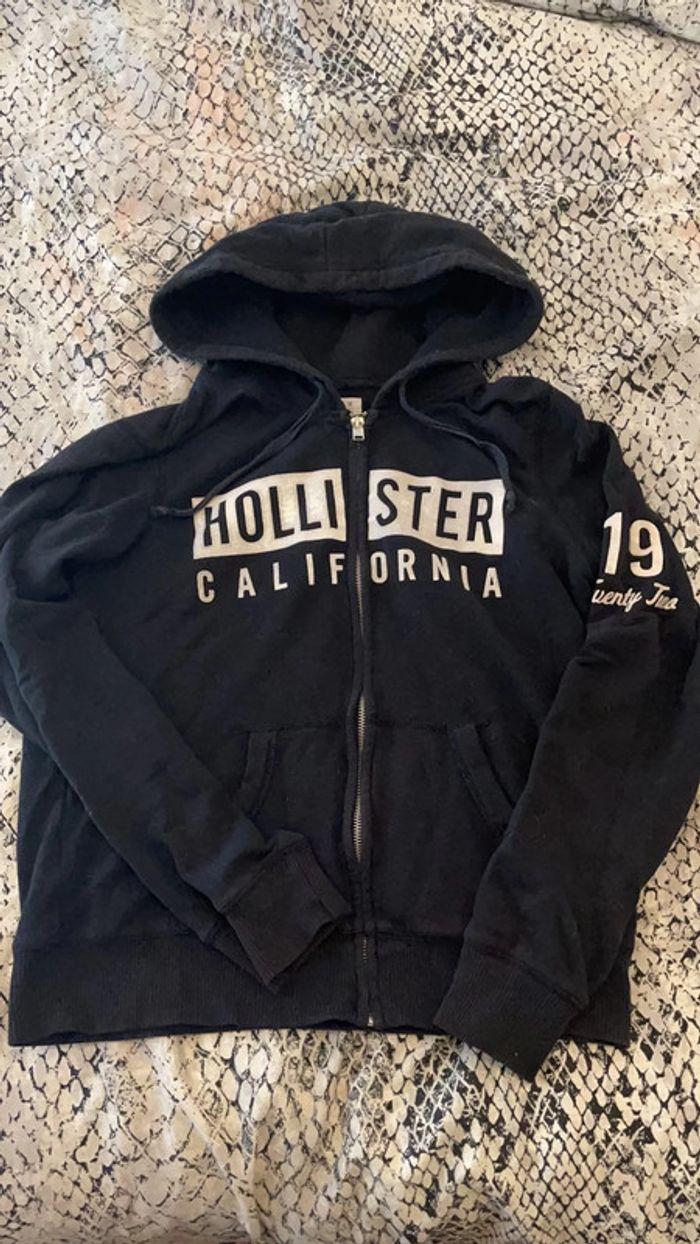 Pull Hollister - photo numéro 1