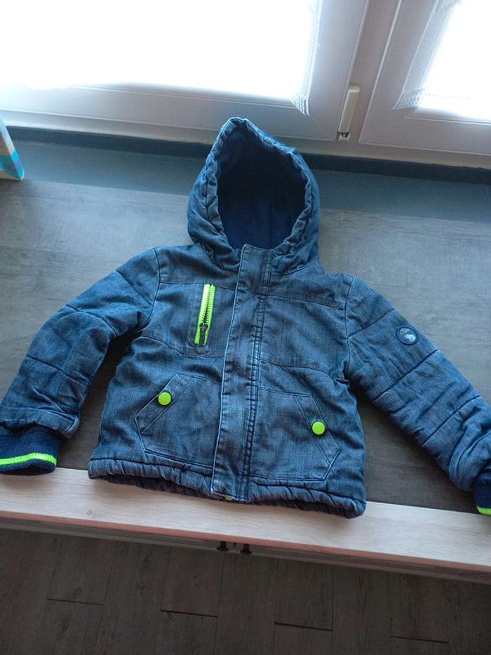 Blouson bébé  24 mois à capuche - photo numéro 1