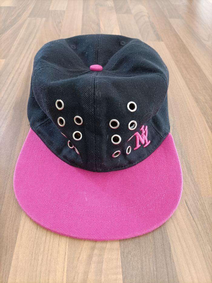 Casquette noire et rose New York 58 cm - photo numéro 1