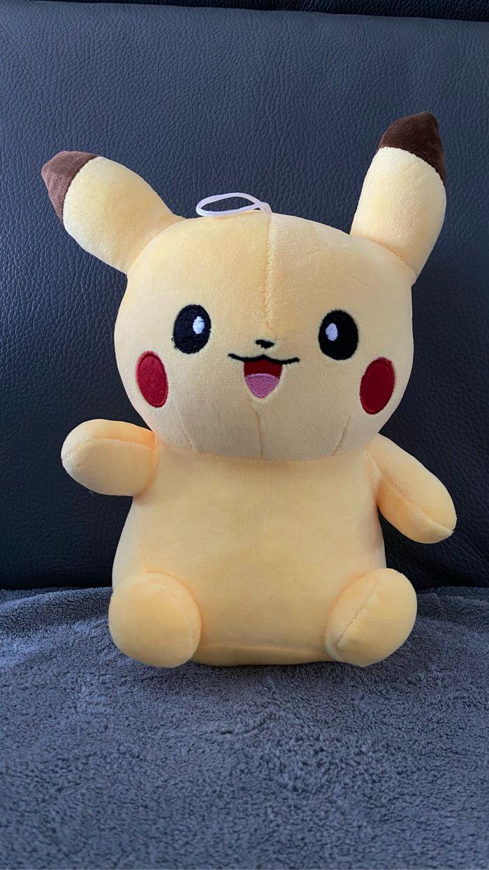 Peluche pokemon pikatchu - photo numéro 1