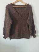 Pull col V avec laine effet brillant marron