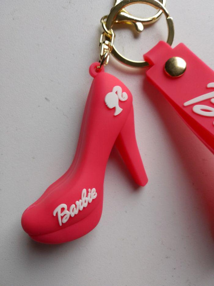 Porte clé chaussure Barbie - photo numéro 2