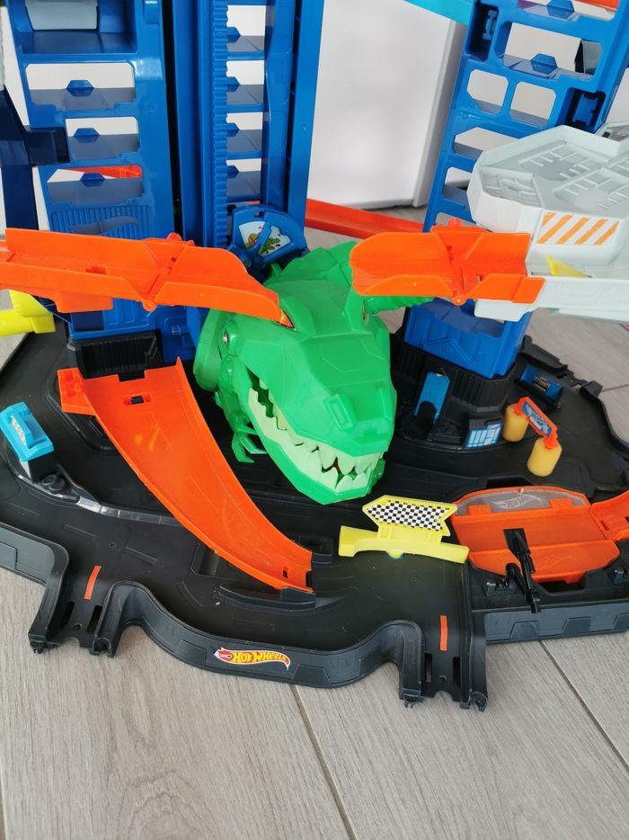 Hot Wheels City Ultimate Mega Garage Dinosaure - photo numéro 9