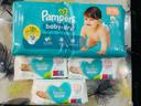 Lots de 52 couches et 3 paquets de 52 lingettes Pampers