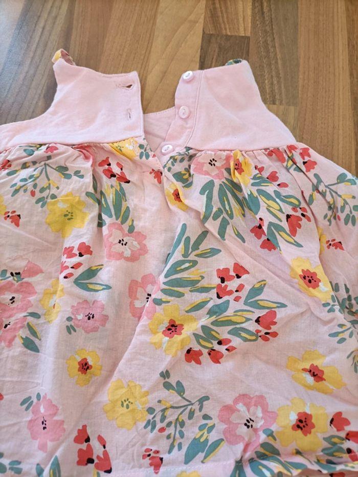 Robe neuve rose à motifs fleuris + culotte 6 mois - photo numéro 4