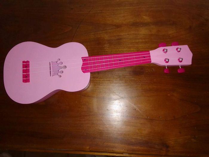 Guitare rose