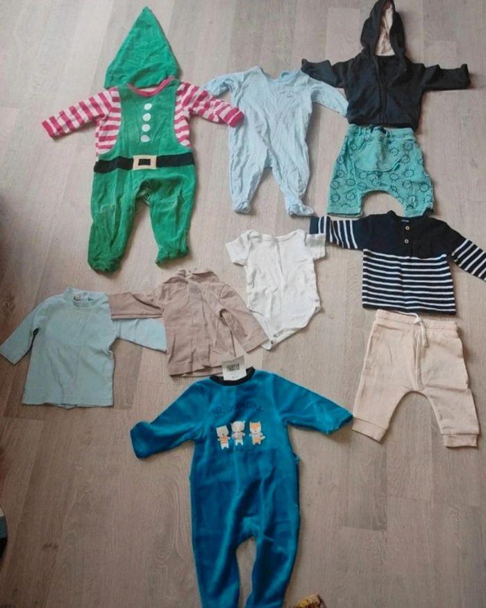 Lot vêtements bébé - photo numéro 2