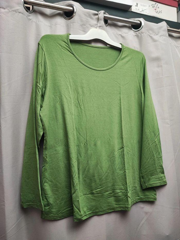 T shirt manches longues vert pistache - photo numéro 1