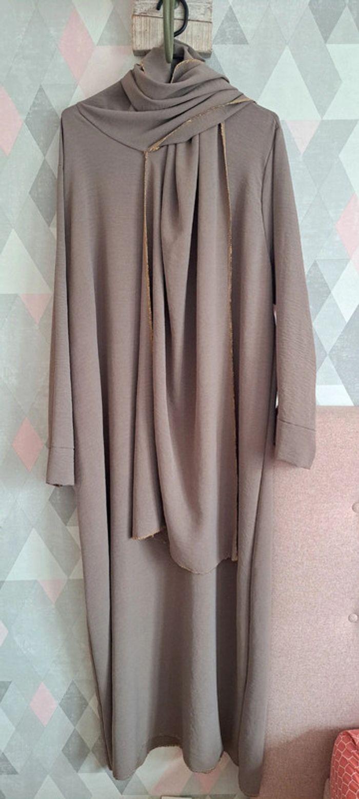 Abaya taupe - photo numéro 1