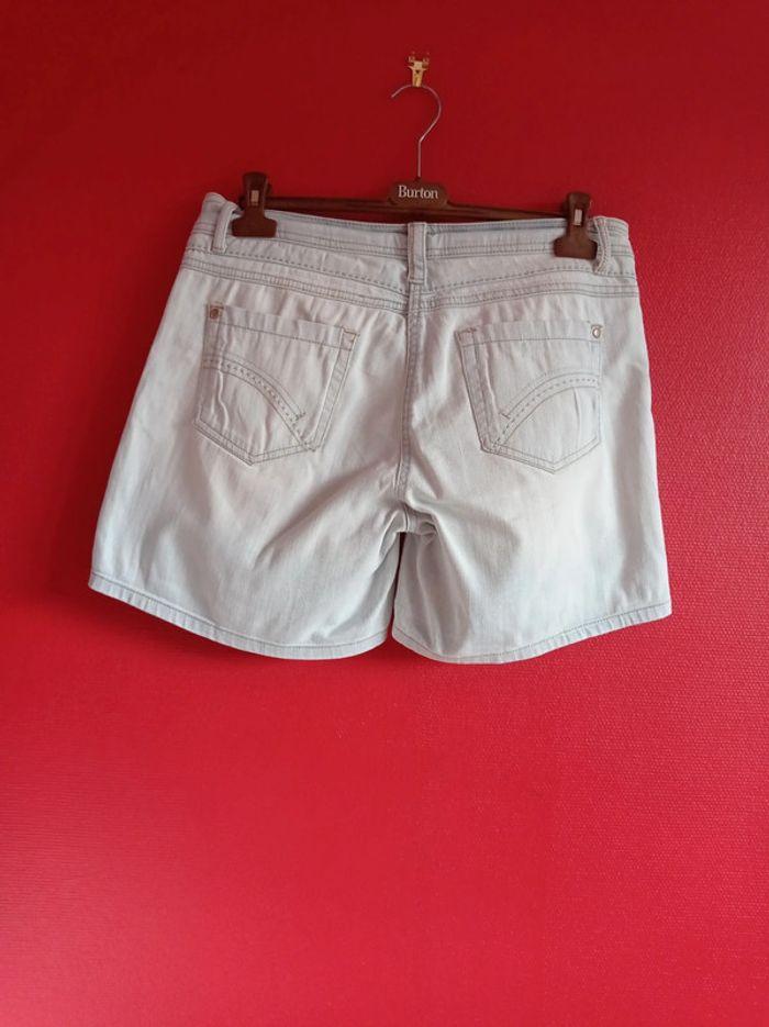 Short Kiabi jean bleu clair taille 40 Confortable - photo numéro 7