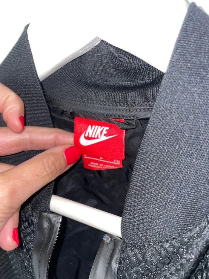 Veste Nike Taille S femme neuve - photo numéro 3