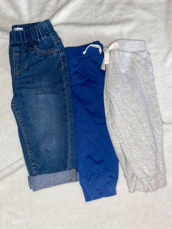 Lot de 2 jogging et un jean taille 18 mois - photo numéro 1