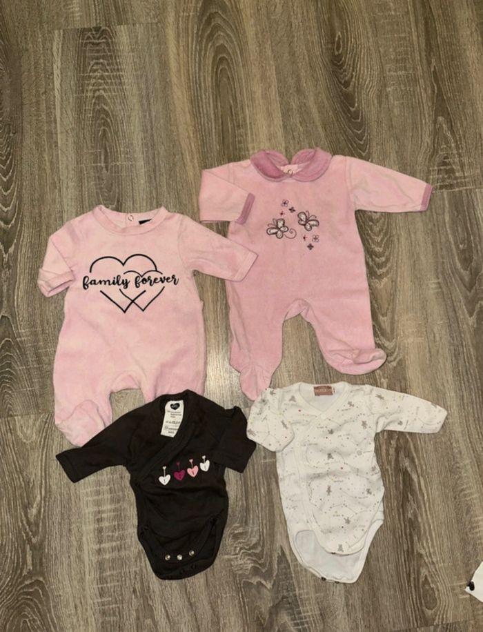 Lot naissance fille pyjamas + bodys cache coeur - photo numéro 3