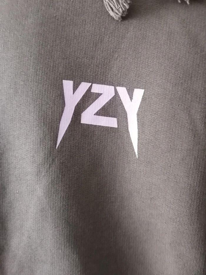 Pull yzyl taille L - photo numéro 4