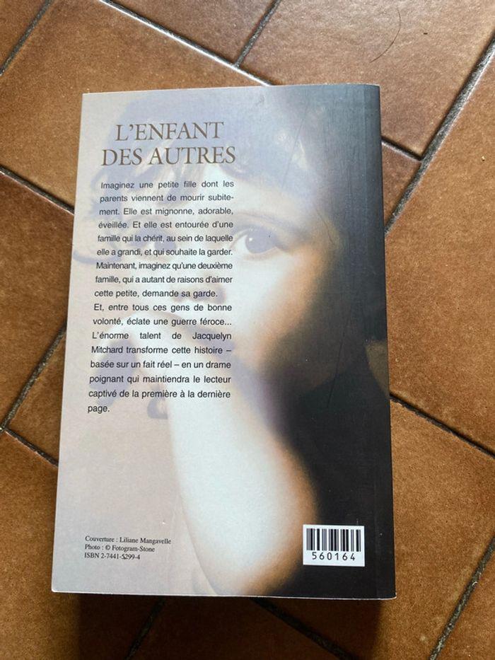 Livre L’enfant des autres Jaquelyn Mitchard - photo numéro 2