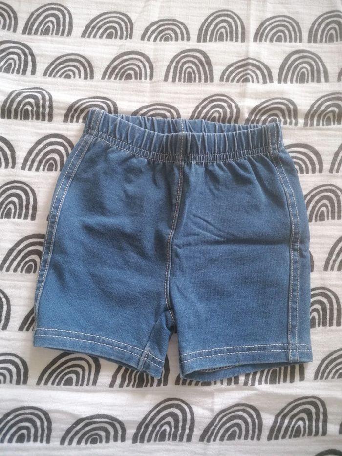 Short effet jean's. 6 mois. - photo numéro 1