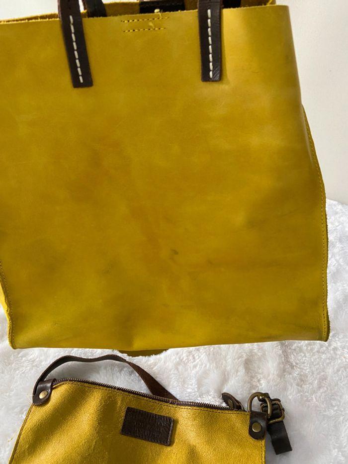 Cabas en cuir + mini sac bandoulière jaune - photo numéro 4