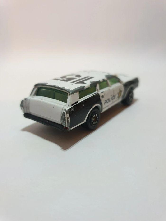 YatMing 1015 Ford LTD Break Police à l'échelle 1/64 - photo numéro 7