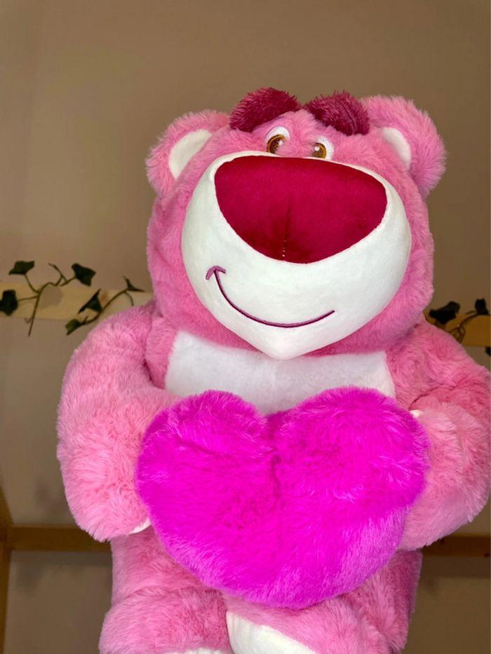 Peluche Toy Story Lotso avec un coeur - photo numéro 11