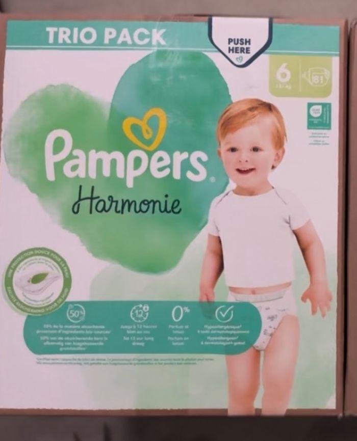 1 carton de couches Pampers taille 6