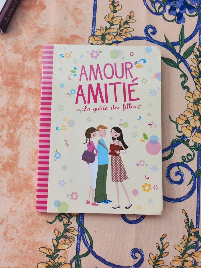 Amour et amitie: le guide des filles - photo numéro 1