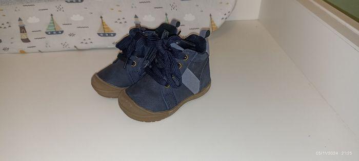 Vends lot chaussures et chaussons bébé - photo numéro 4