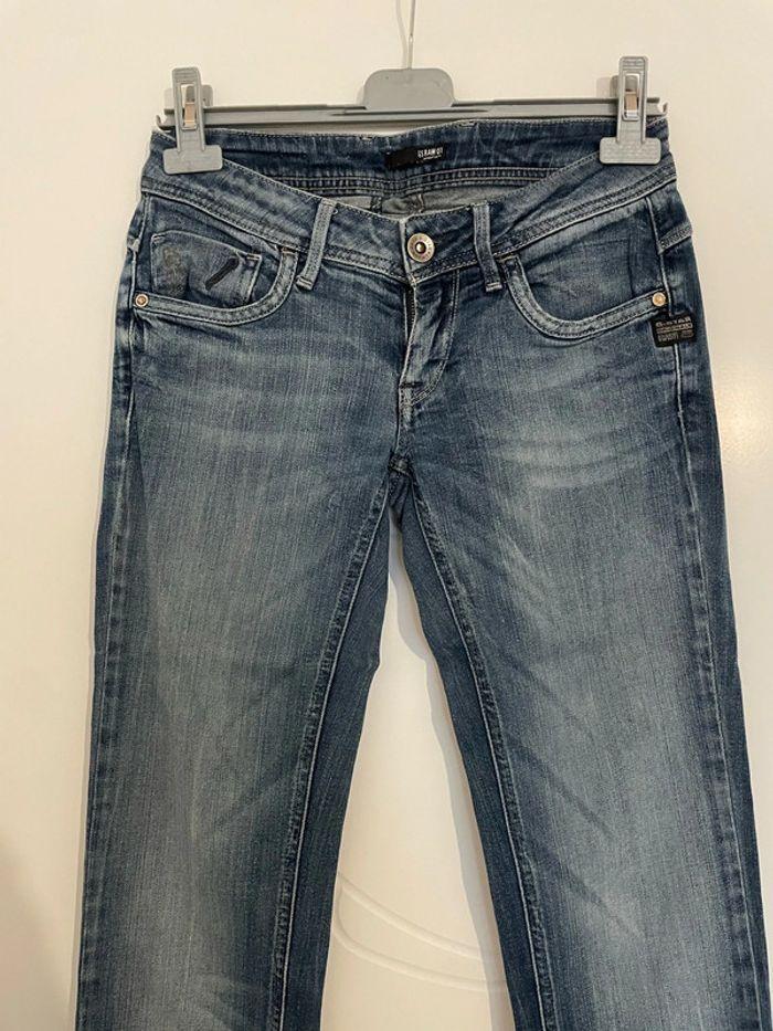 Jean bleu foncé effet délavé taille basse coupe droit G-Star taille W26 L34 soit taille 36 - photo numéro 2