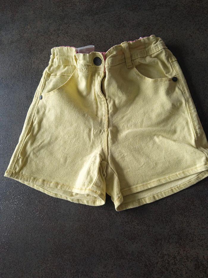 Short en jean jaune 8 ans - photo numéro 1