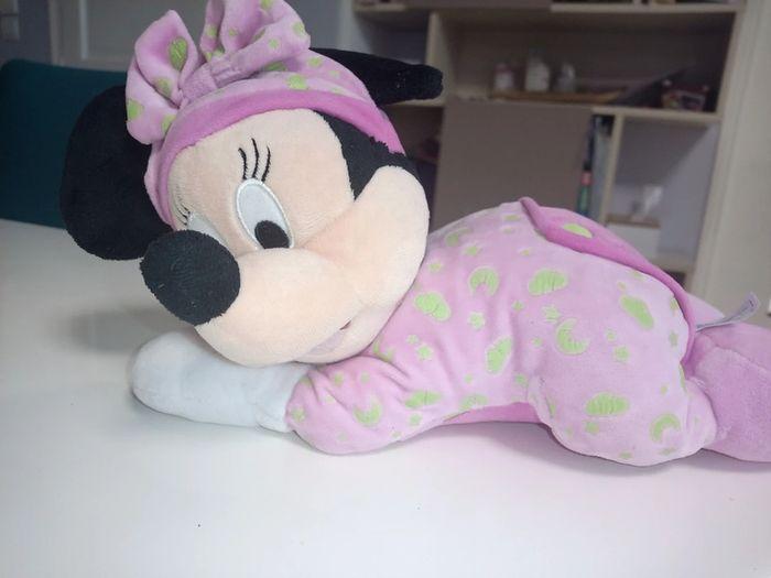 Peluche Minnie Disney phosphorescente - photo numéro 1