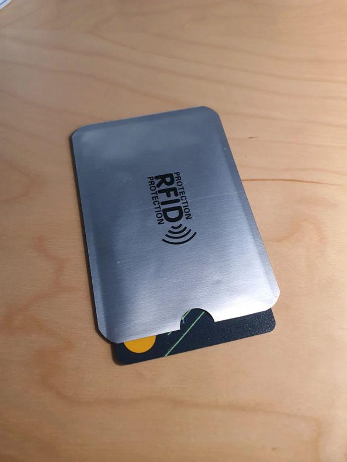 Étui de Protection RFID pour Cartes Bancaires et autres - Pratique et Anti-Vol de Données - photo numéro 7