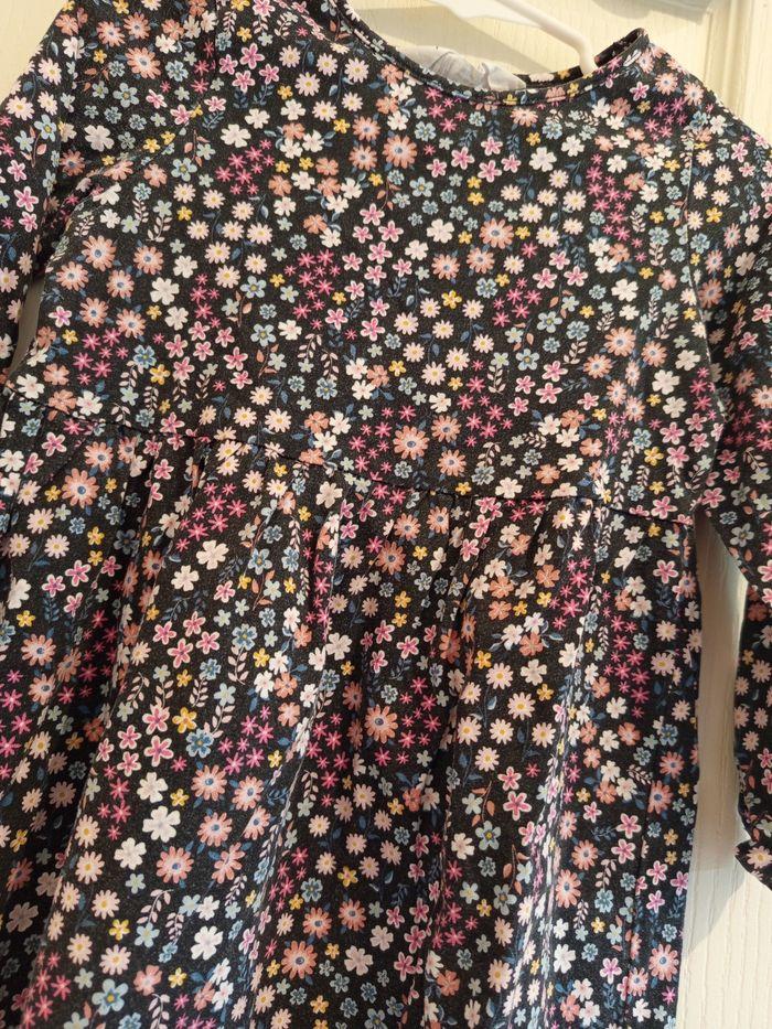 Robe ML fleurs H&M 98 - 104 cm - photo numéro 2