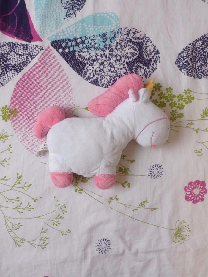 Peluche coussin licorne de moi moche et méchant 3 - photo numéro 1