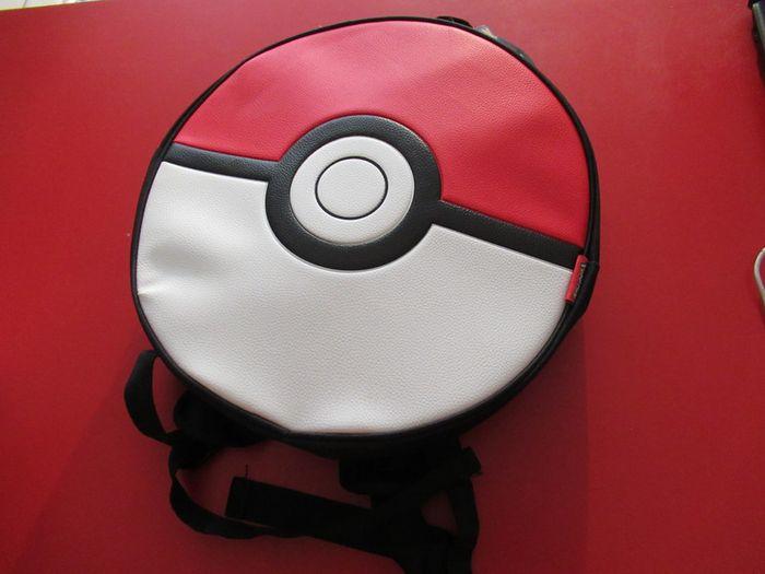 Pokémon " PokeBall Sac à Dos" - photo numéro 1