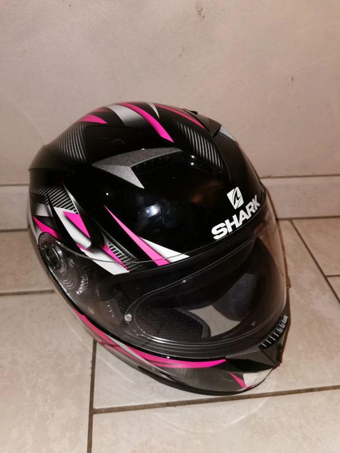 Casque shark rose - photo numéro 1