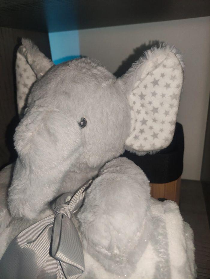 Doudou éléphant avec son plaid - photo numéro 2