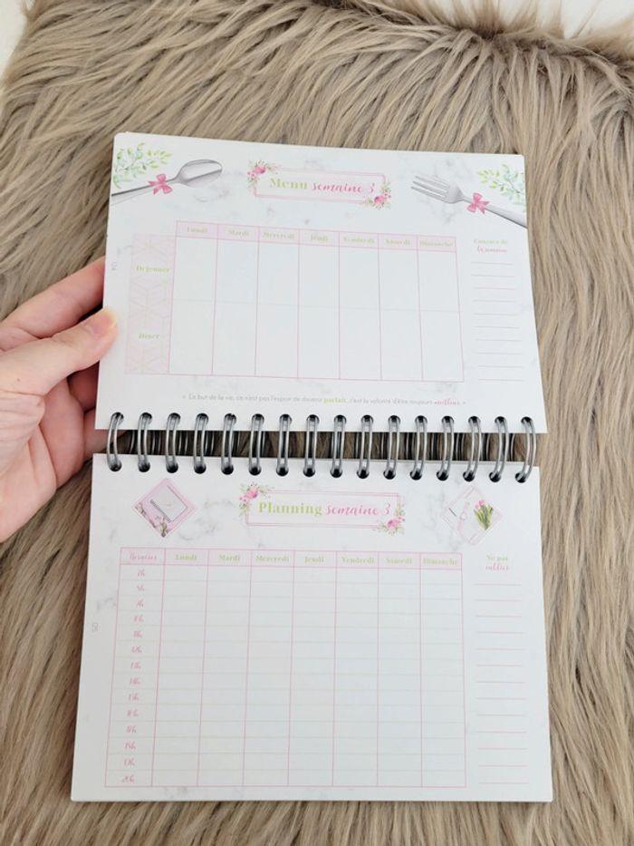 Superbe planner AWL - photo numéro 4