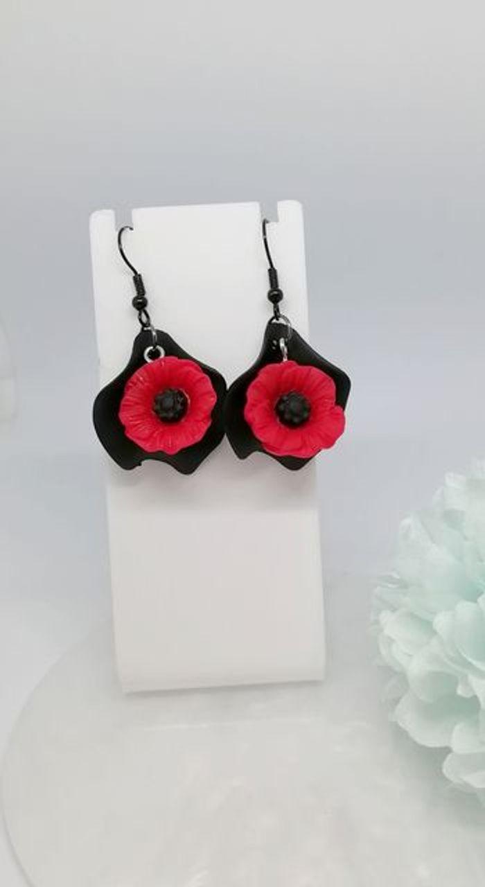 Boucles d'oreilles coquelicot rouge et pétale noire - photo numéro 5