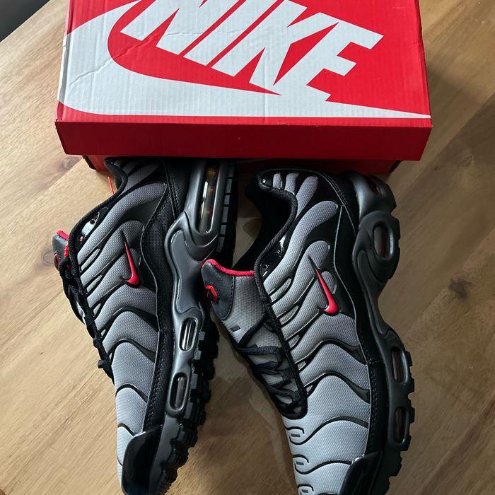 Nike Tn taille 43 noir rouge et gris - photo numéro 2