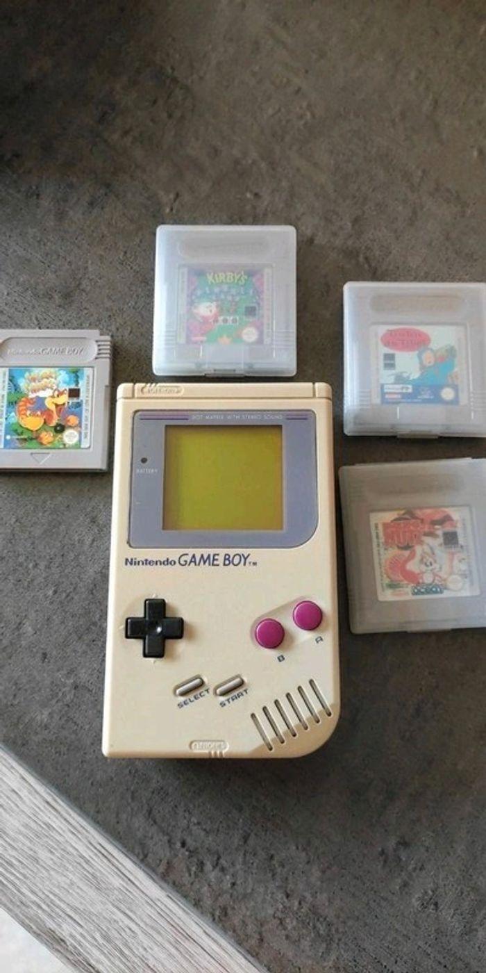 Console Game boy grise Nintendo avec 4 jeux - photo numéro 1