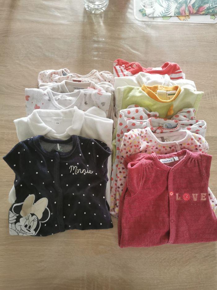 Lot de 11 pyjamas